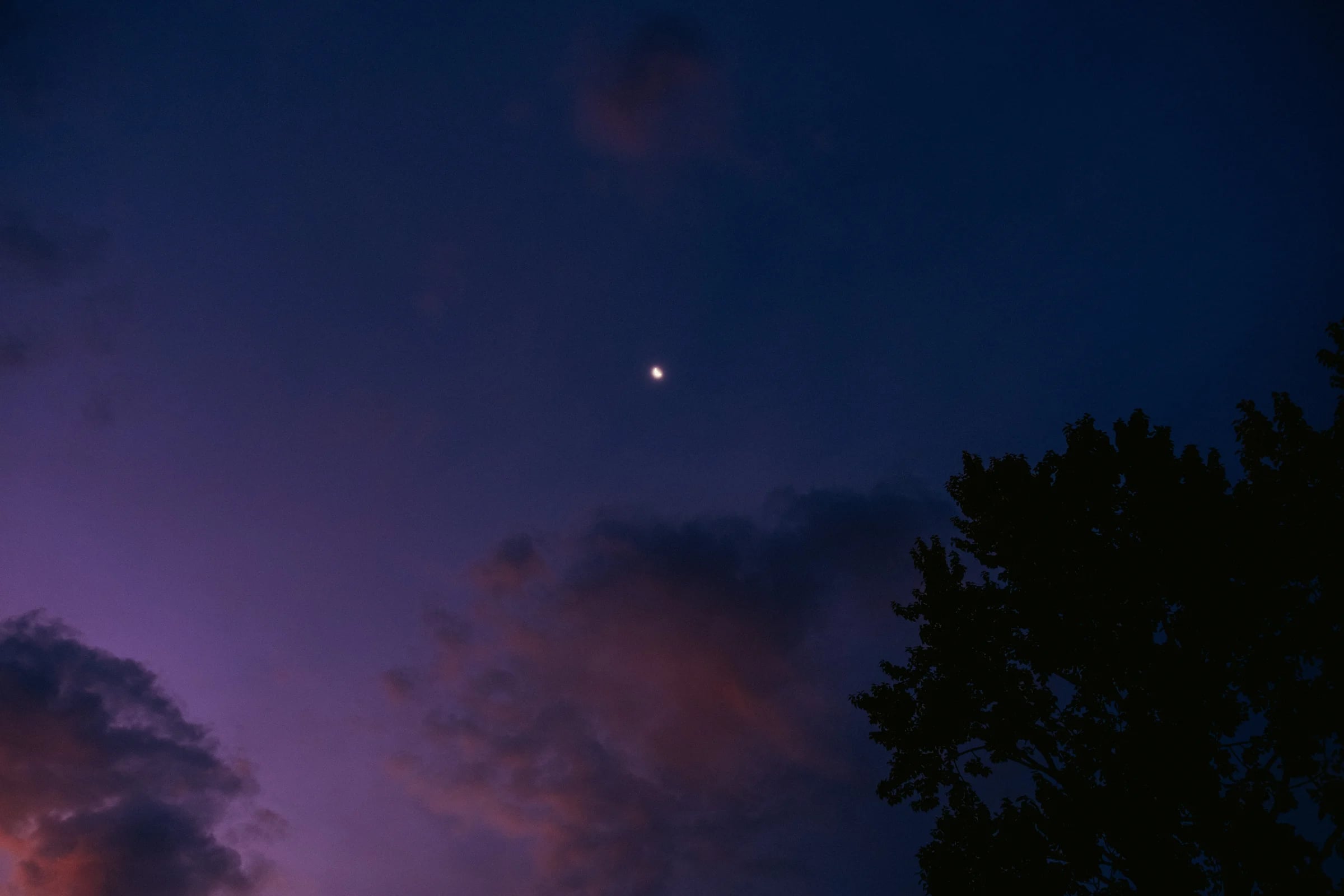 cinematic long exposure moon skyscape vancouver wa sunset