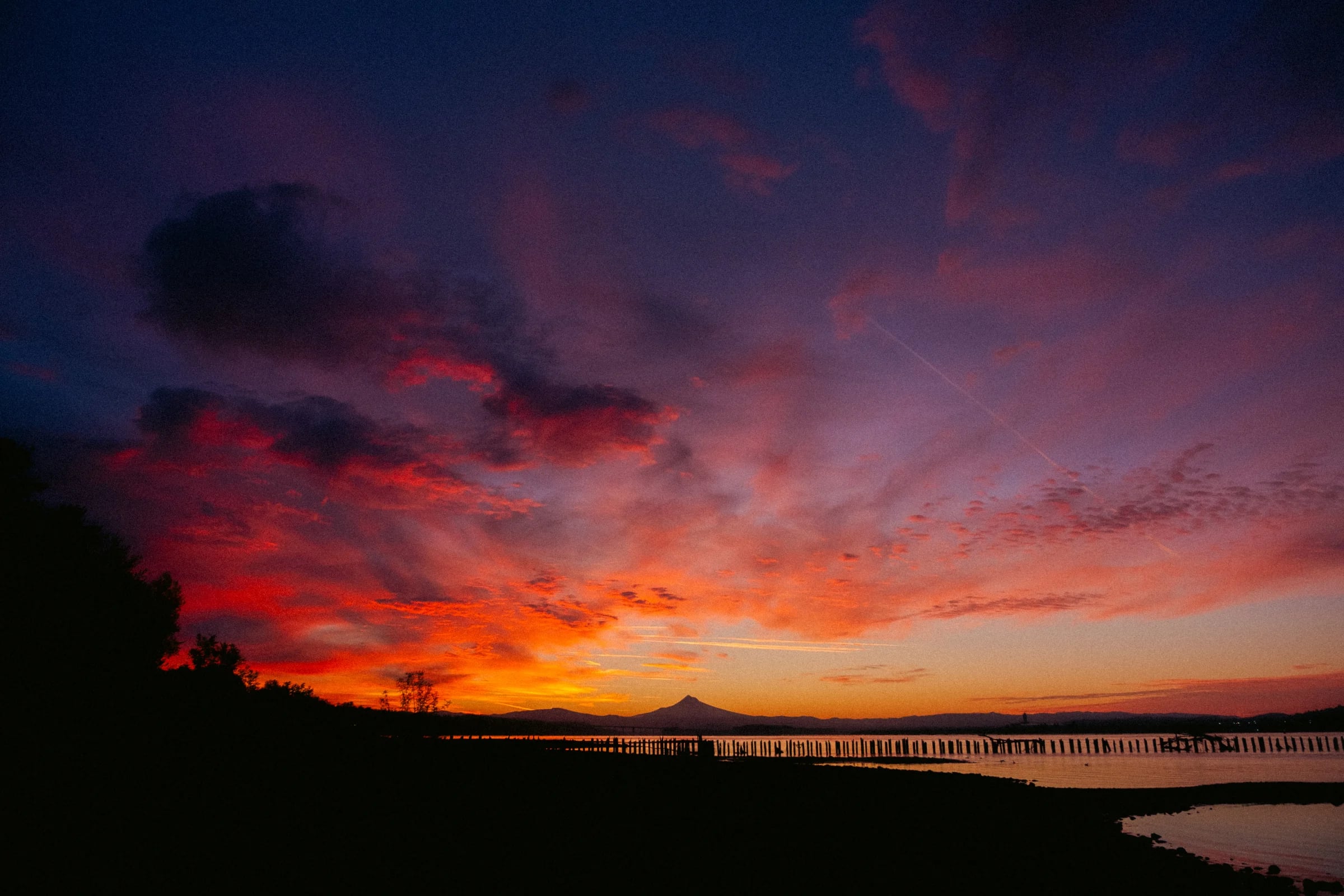 cinematic long exposure moon skyscape vancouver wa sunset