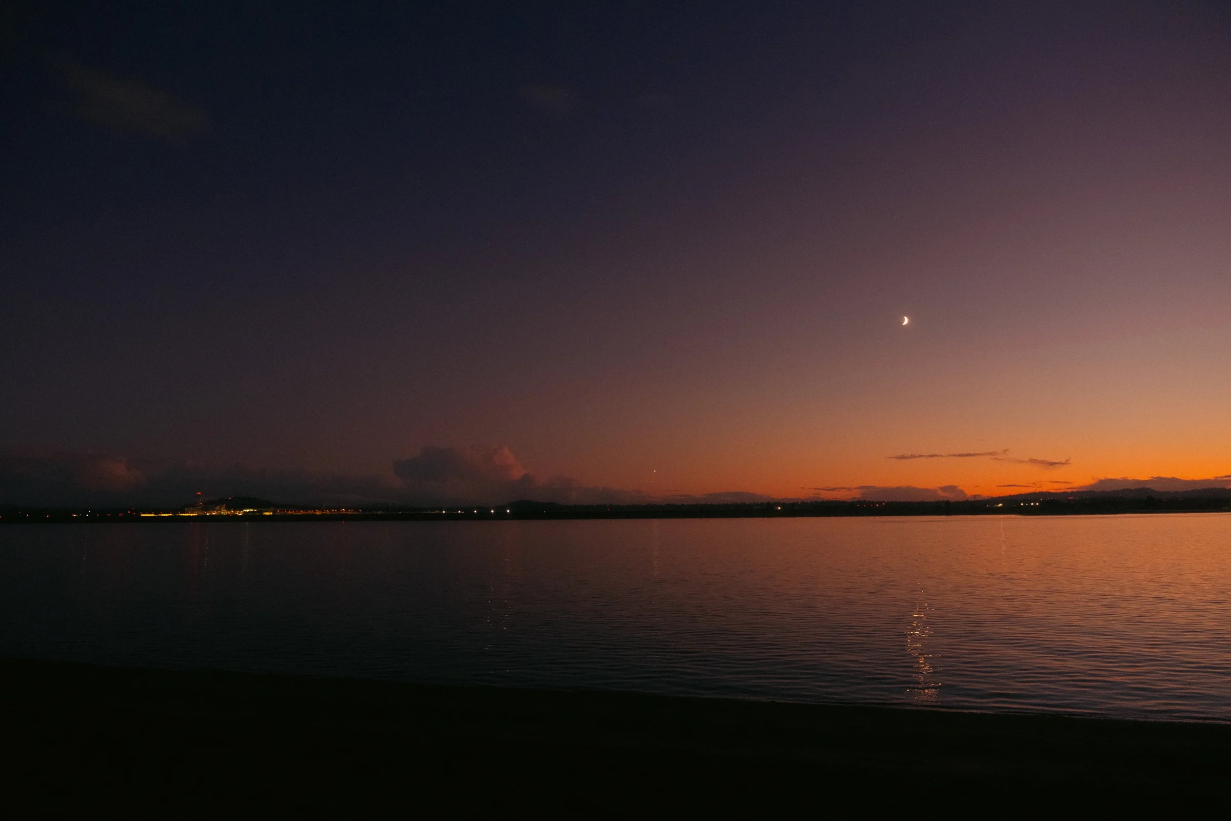 cinematic long exposure moon skyscape vancouver wa sunset