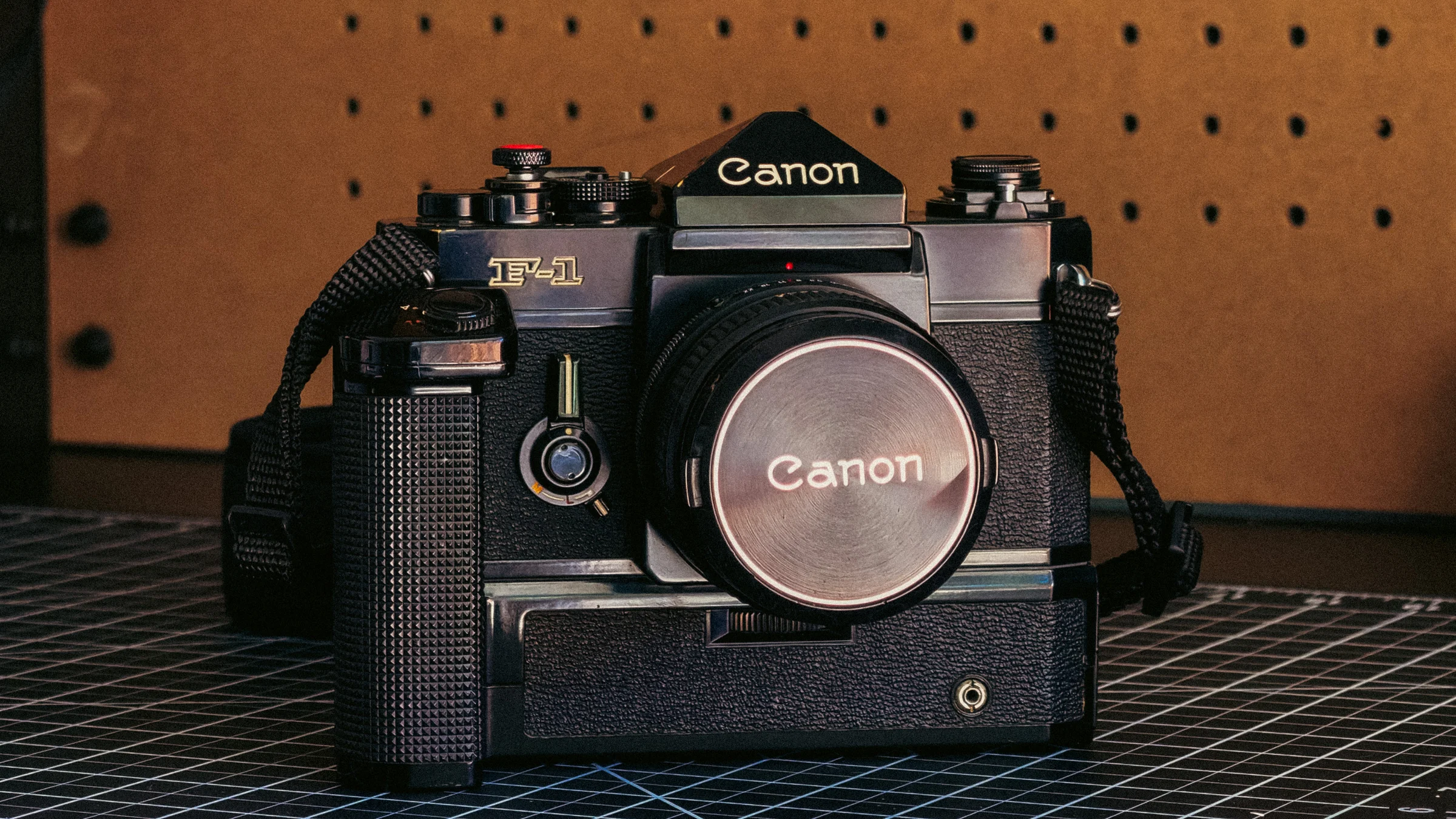 Canon F-1