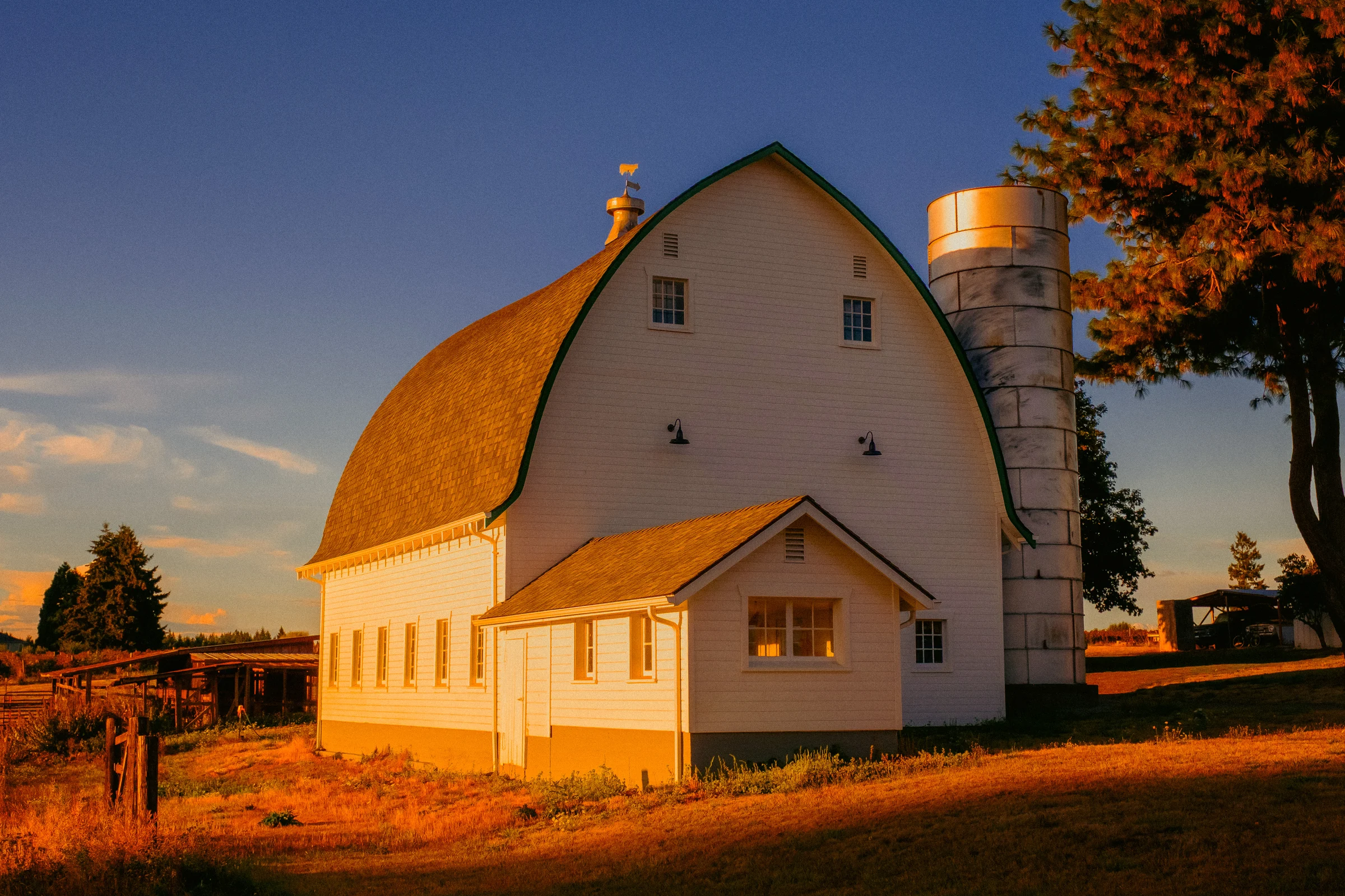 white barn ridgefield wa september 2026