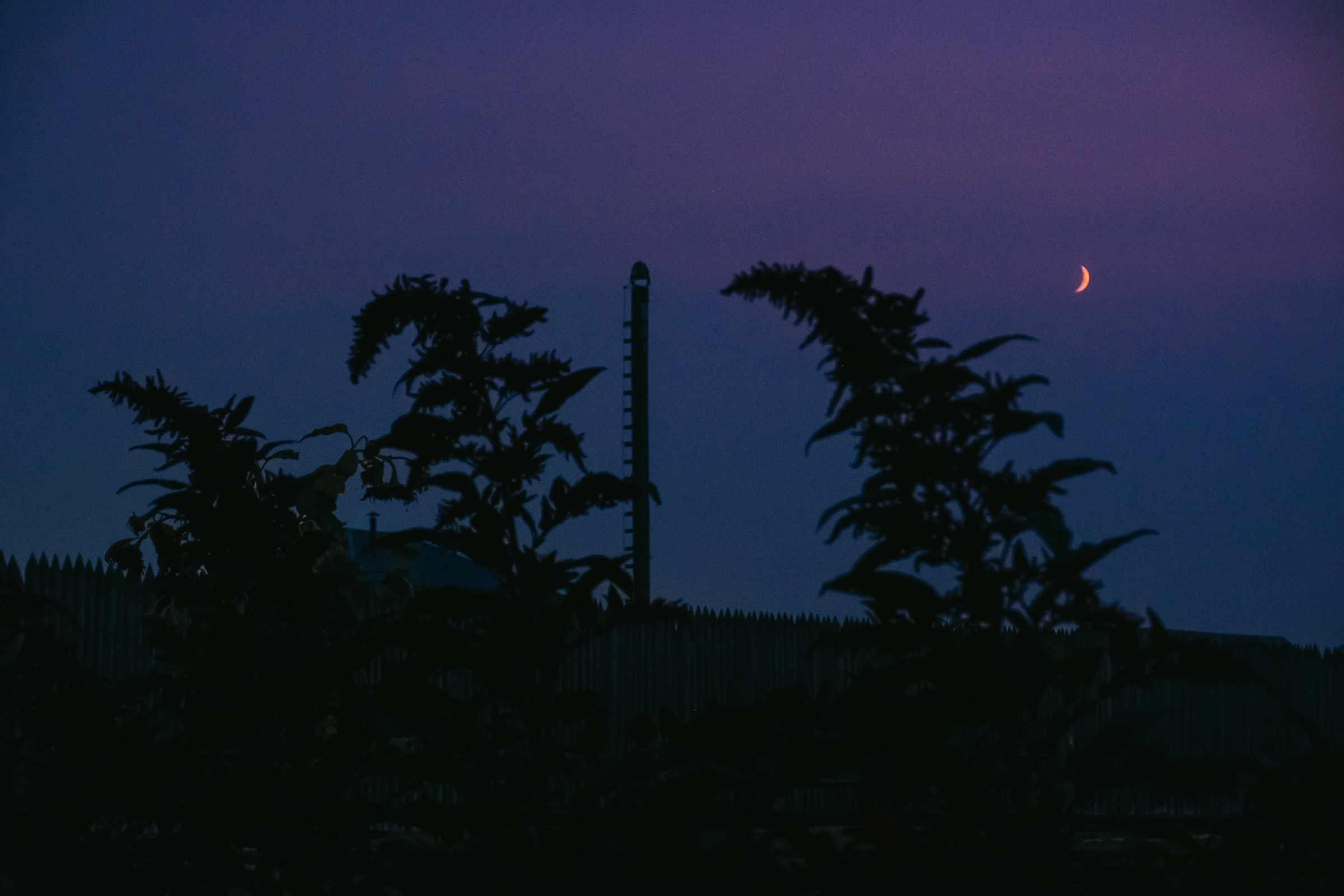 cinematic long exposure moon skyscape vancouver wa sunset