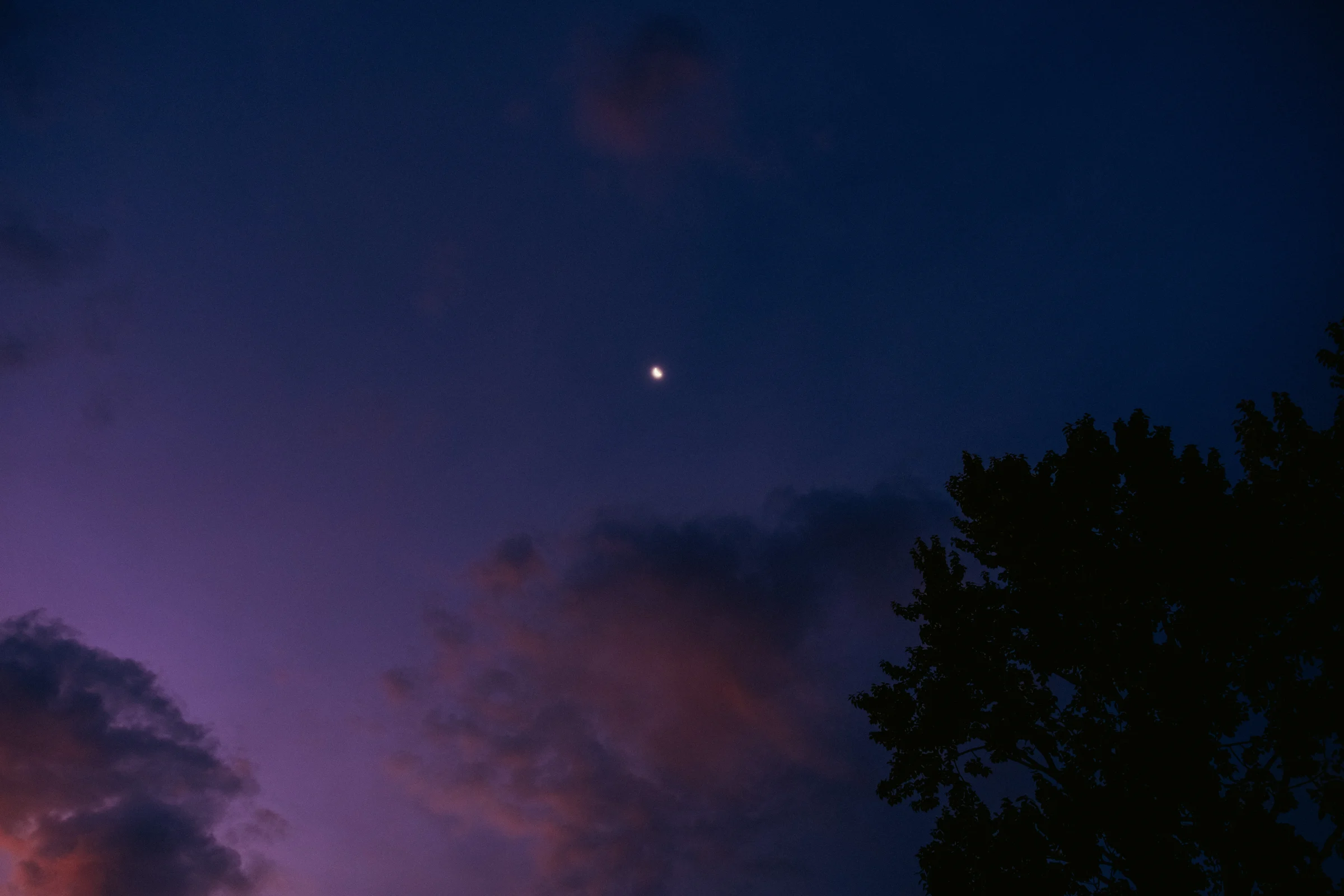 cinematic long exposure moon skyscape vancouver wa sunset