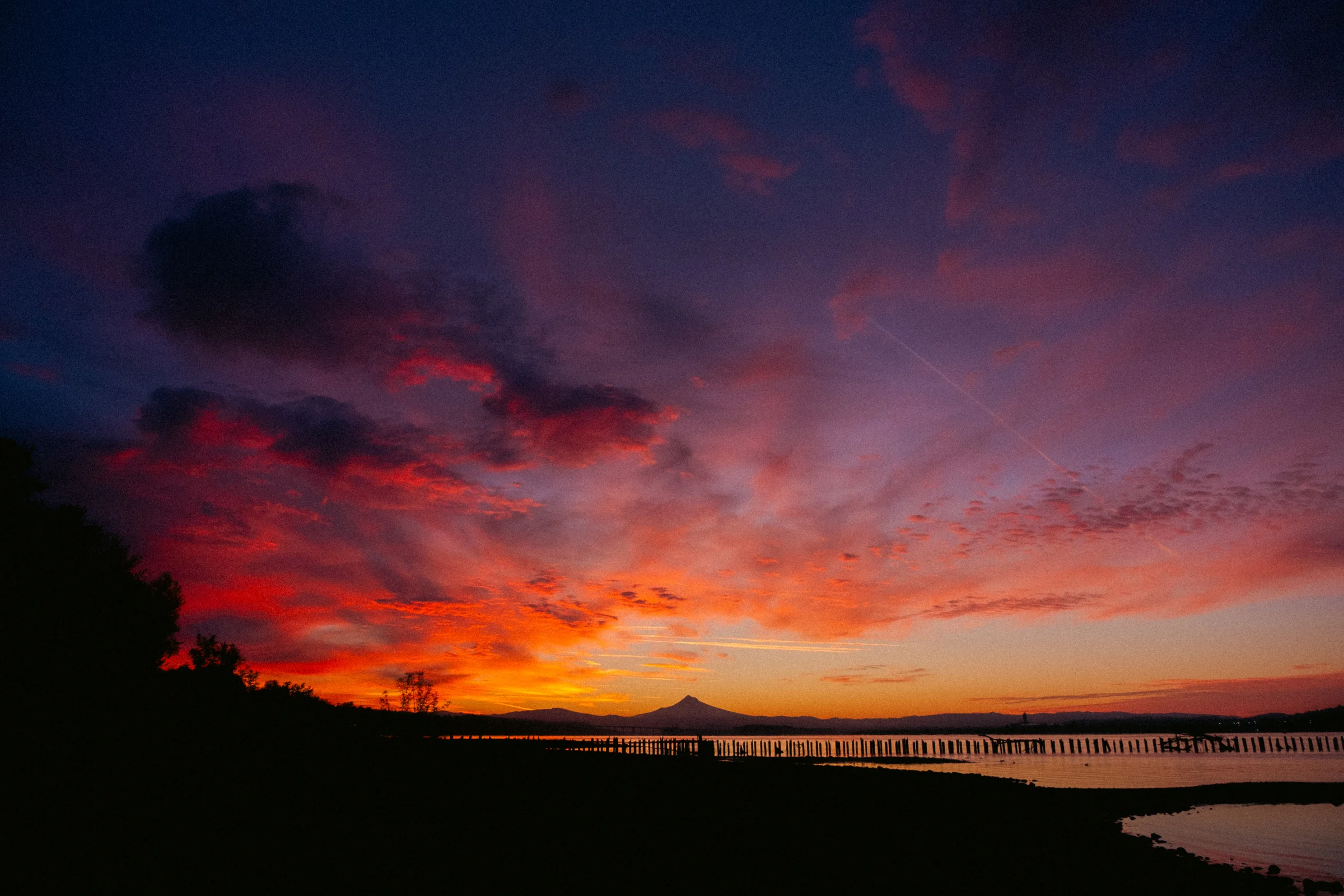 cinematic long exposure moon skyscape vancouver wa sunset