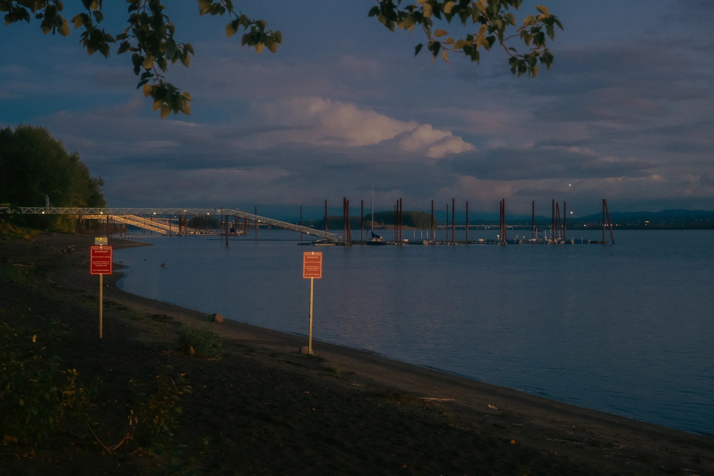 cinematic long exposure moon skyscape vancouver wa sunset