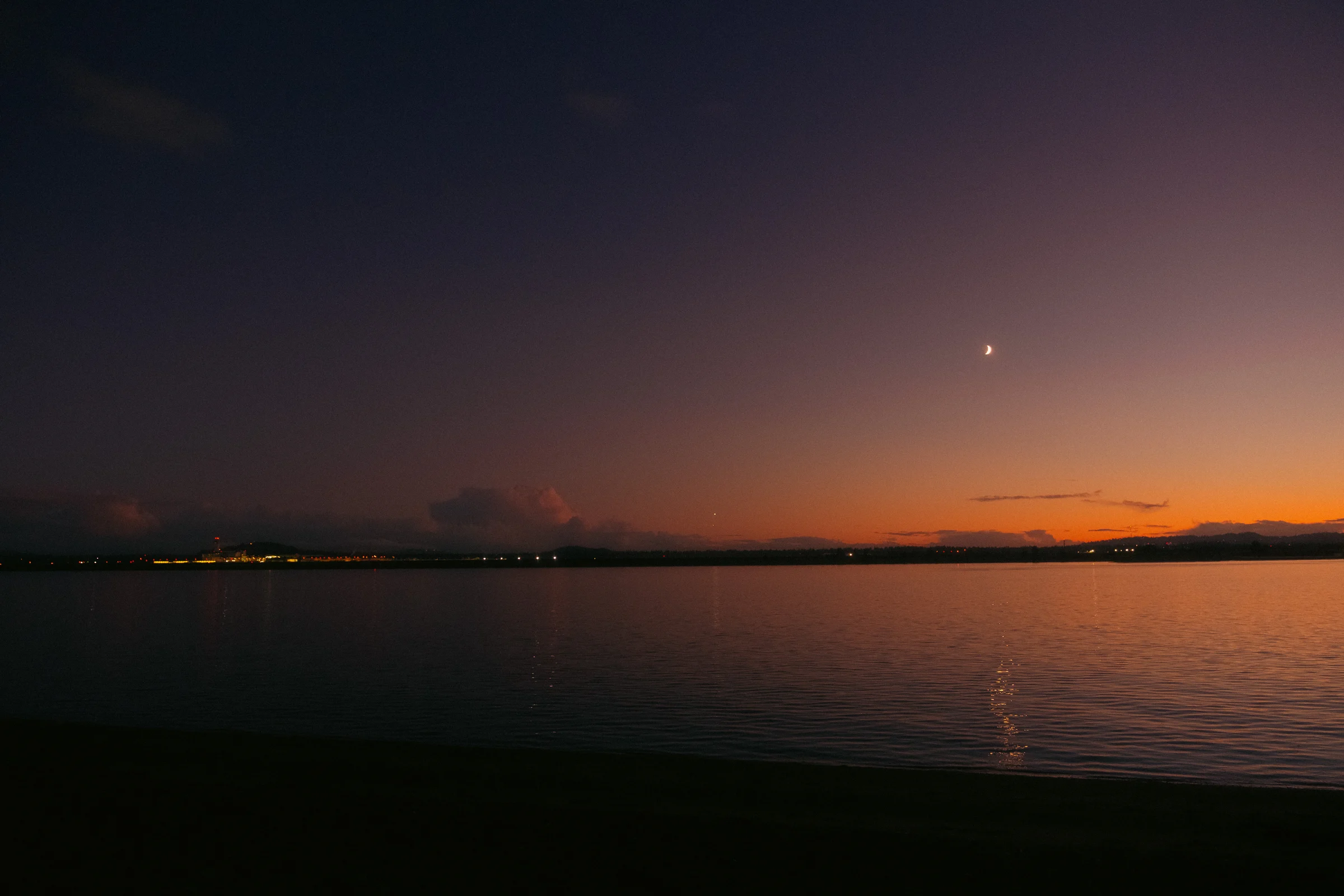 cinematic long exposure moon skyscape vancouver wa sunset