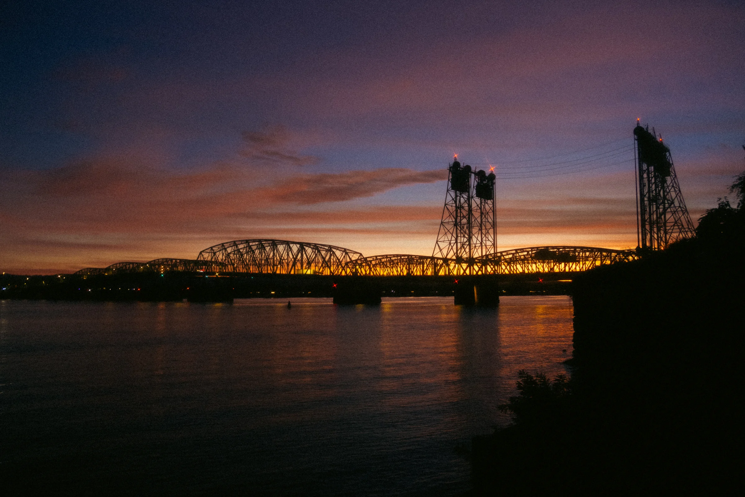 cinematic long exposure moon skyscape vancouver wa sunset