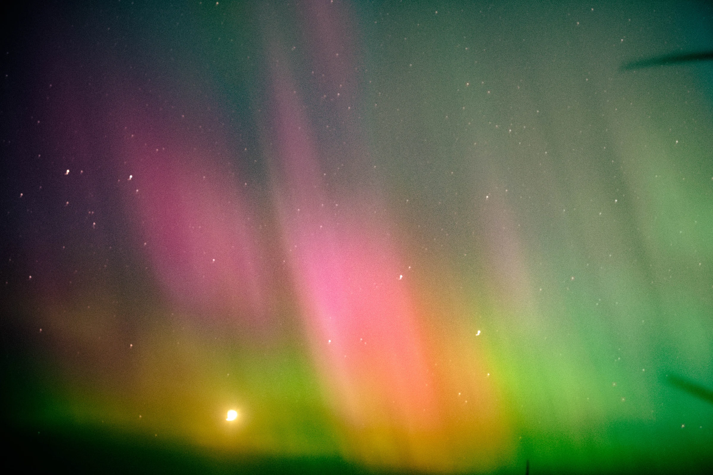 northern lights aurora borealis seaside oregon pacific coast may 2024