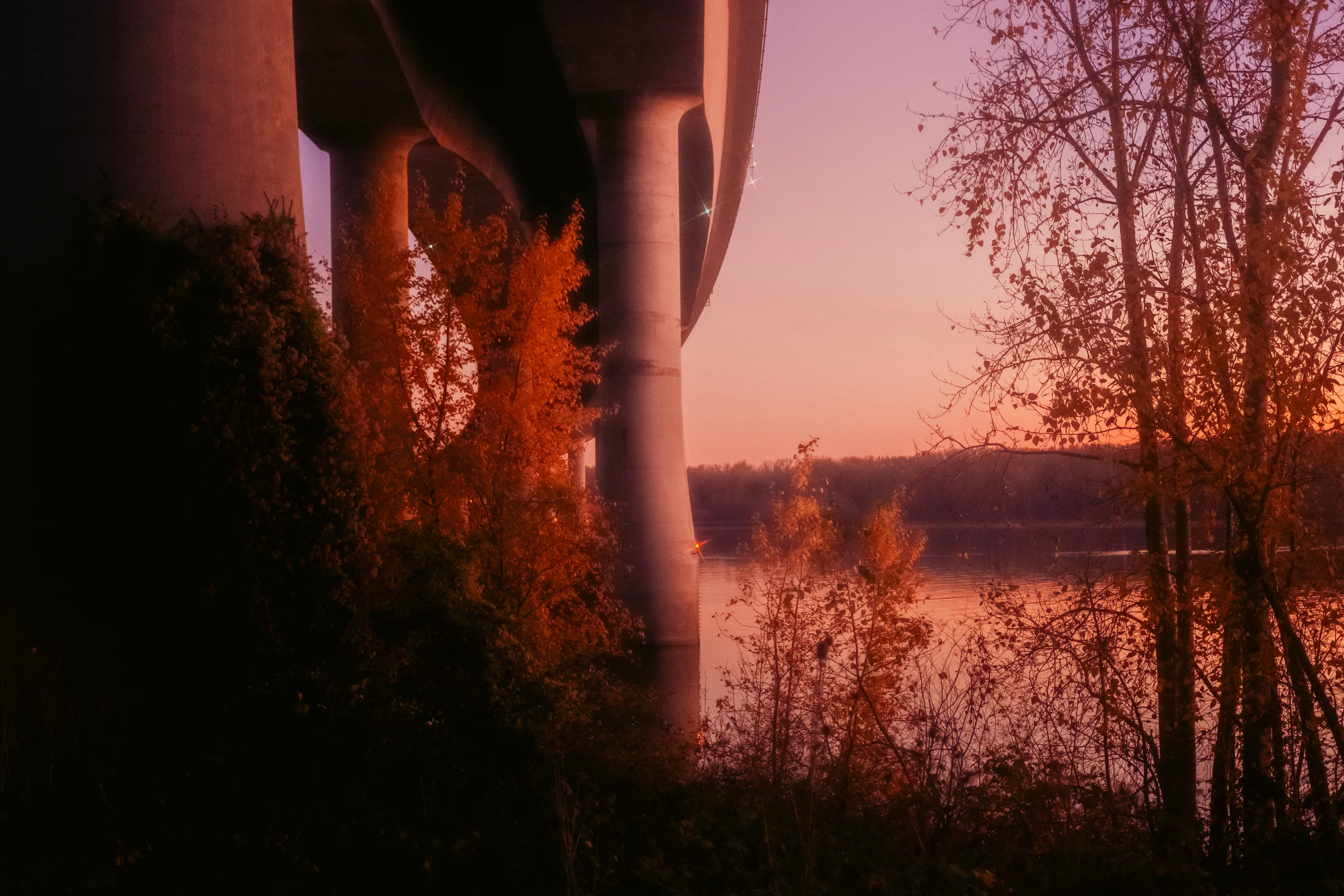 cinematic long exposure moon skyscape vancouver wa sunset