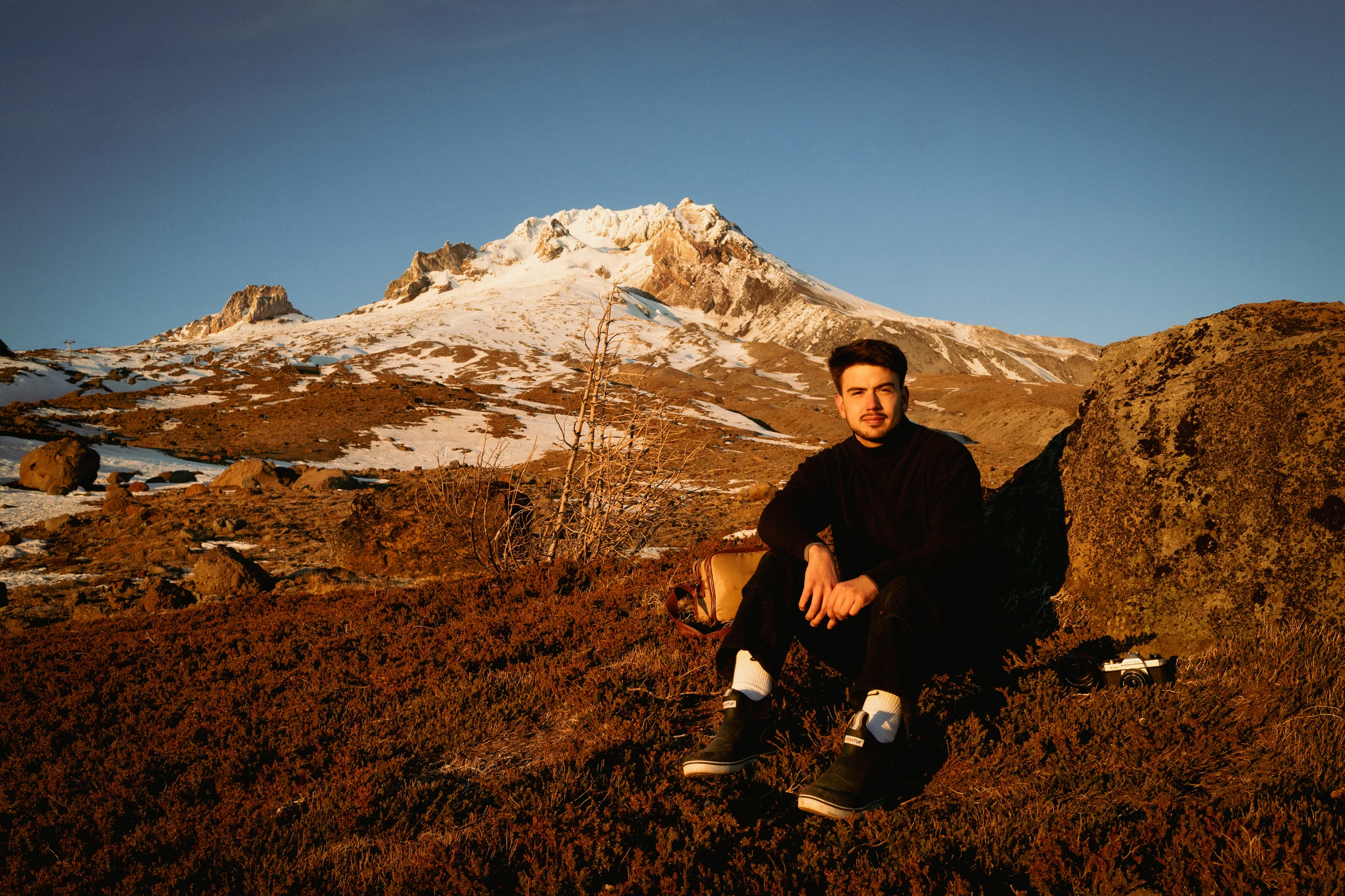 aj miranda photographing mt hood oregon portrait by tim taaca
